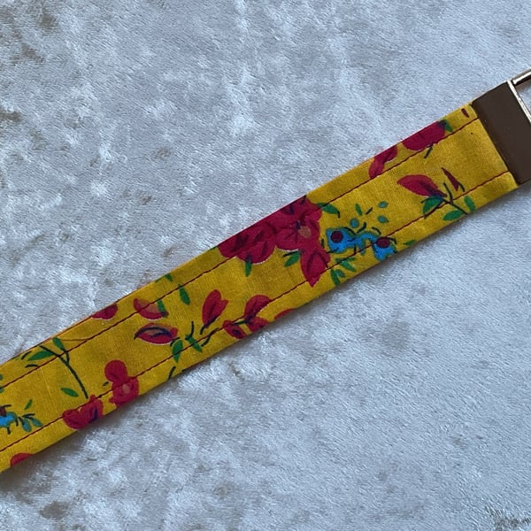 SUNNY YELLOW FLORAL WRISTLET KEYRING KEY HOLDER LANYARD FOB CHAIN 