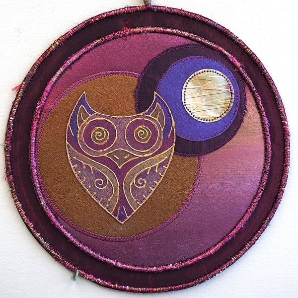 OMP433 - Owl Moon Mandala 20cm Diameter- Aubergine - Gold - Old Gold