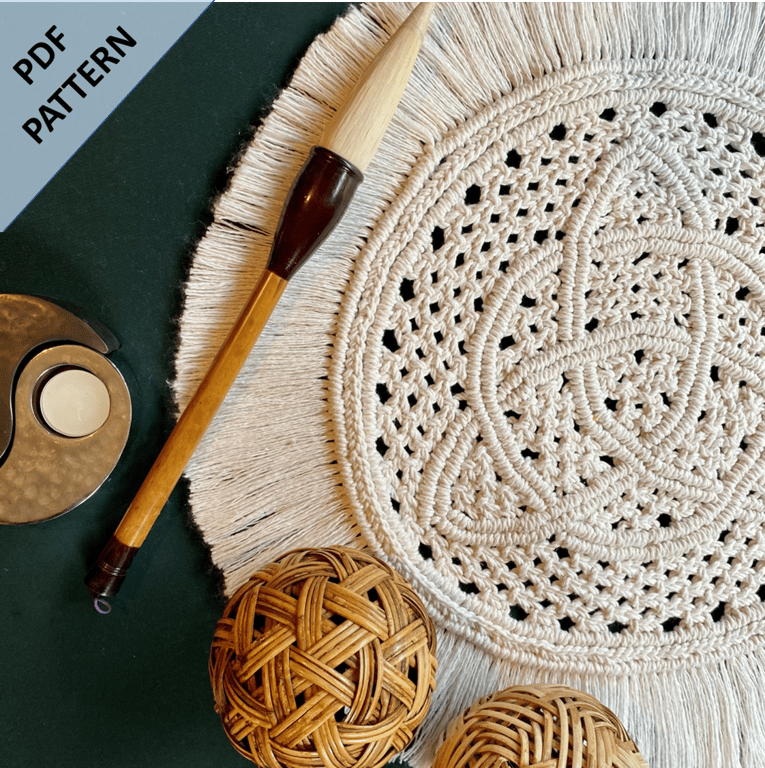 Macrame Table Centrepiece Pattern - Trinity Knot Design