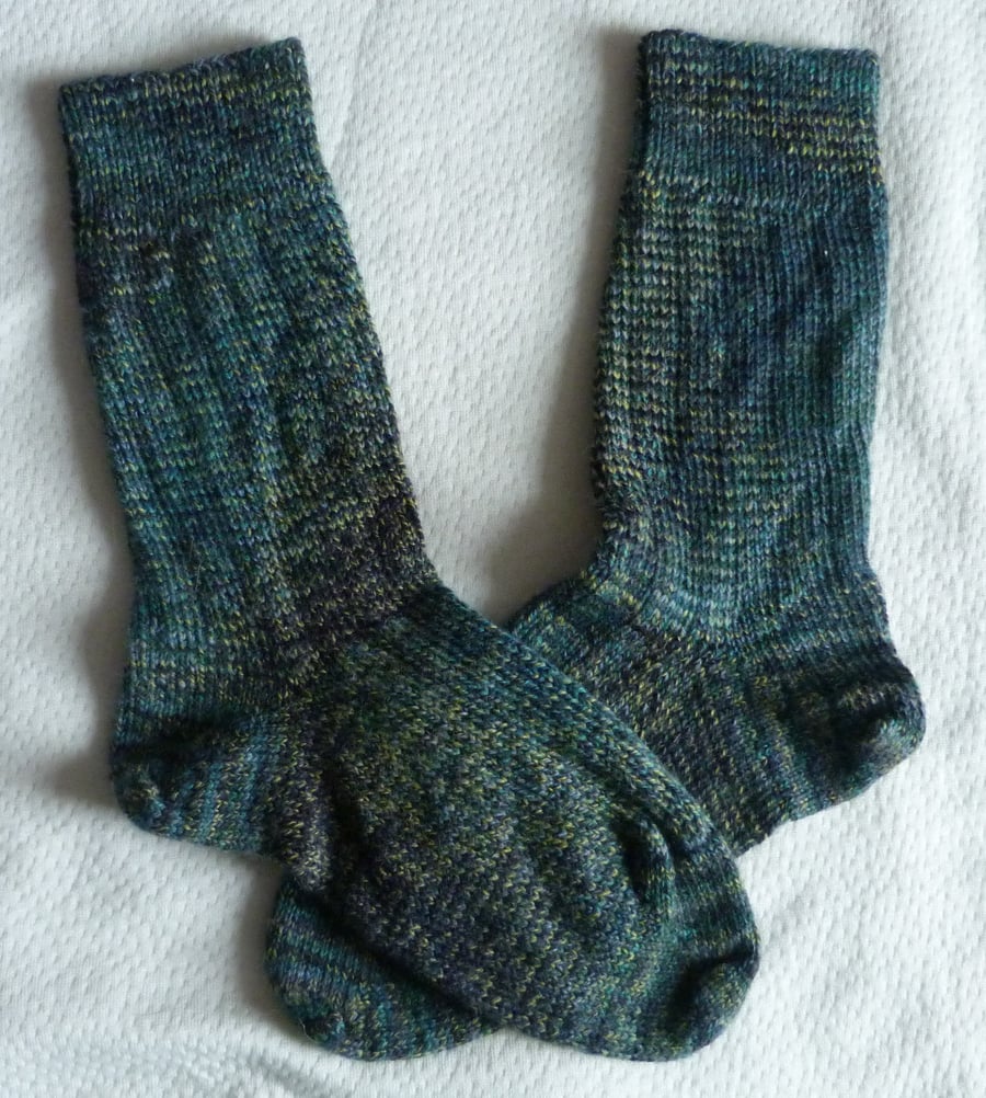 Hand-cranked Knitted Ribbed Wool Socks Size 4 to 5