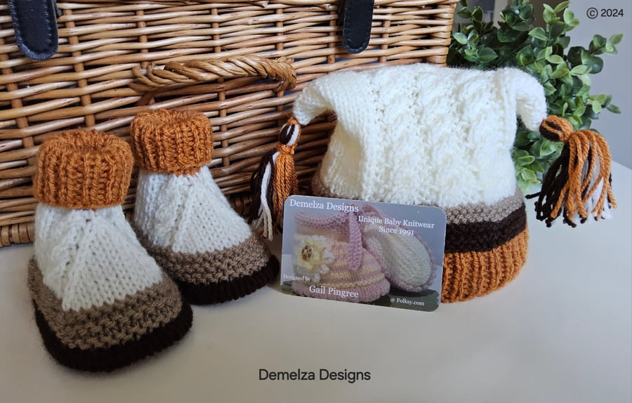 Designer Hand Knitted Baby Boy's Hat & Booties Set  0-6 months size