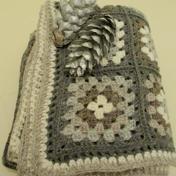 Modern Granny Square Throw