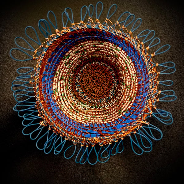 Looped edge mini vessel