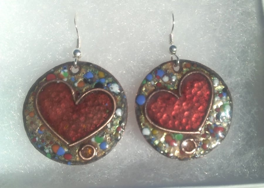 ROUND ENAMELLED EARRINGS - 30MM WITH HEART DESIGN