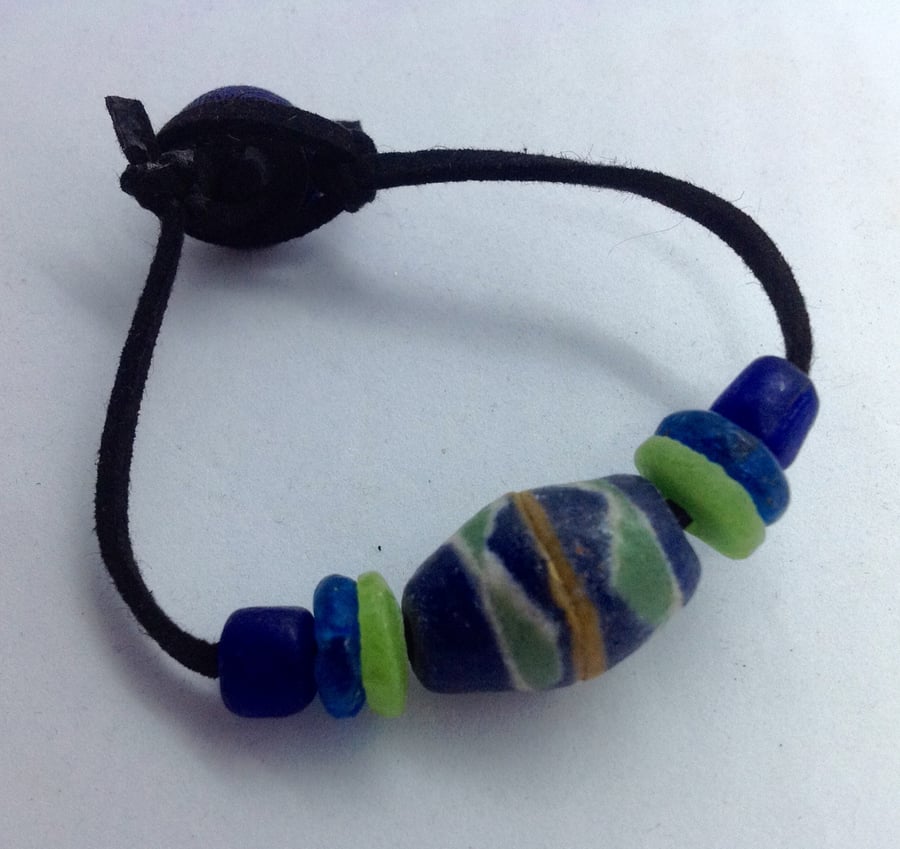 Blue adjustable unisex bead bracelet with African beads, 