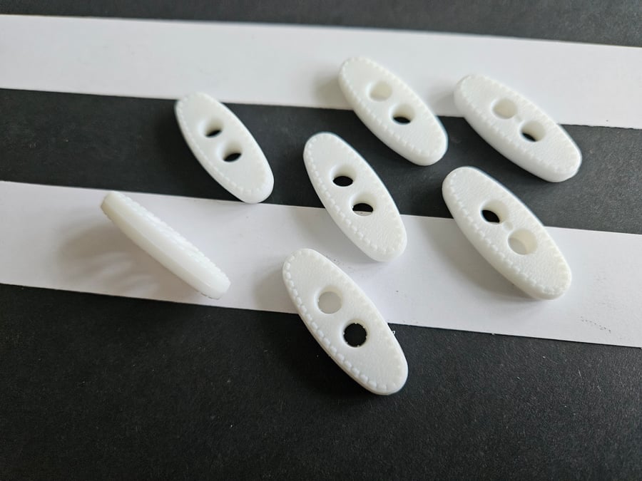 35mm (1 and 1 4")Toggle Button White