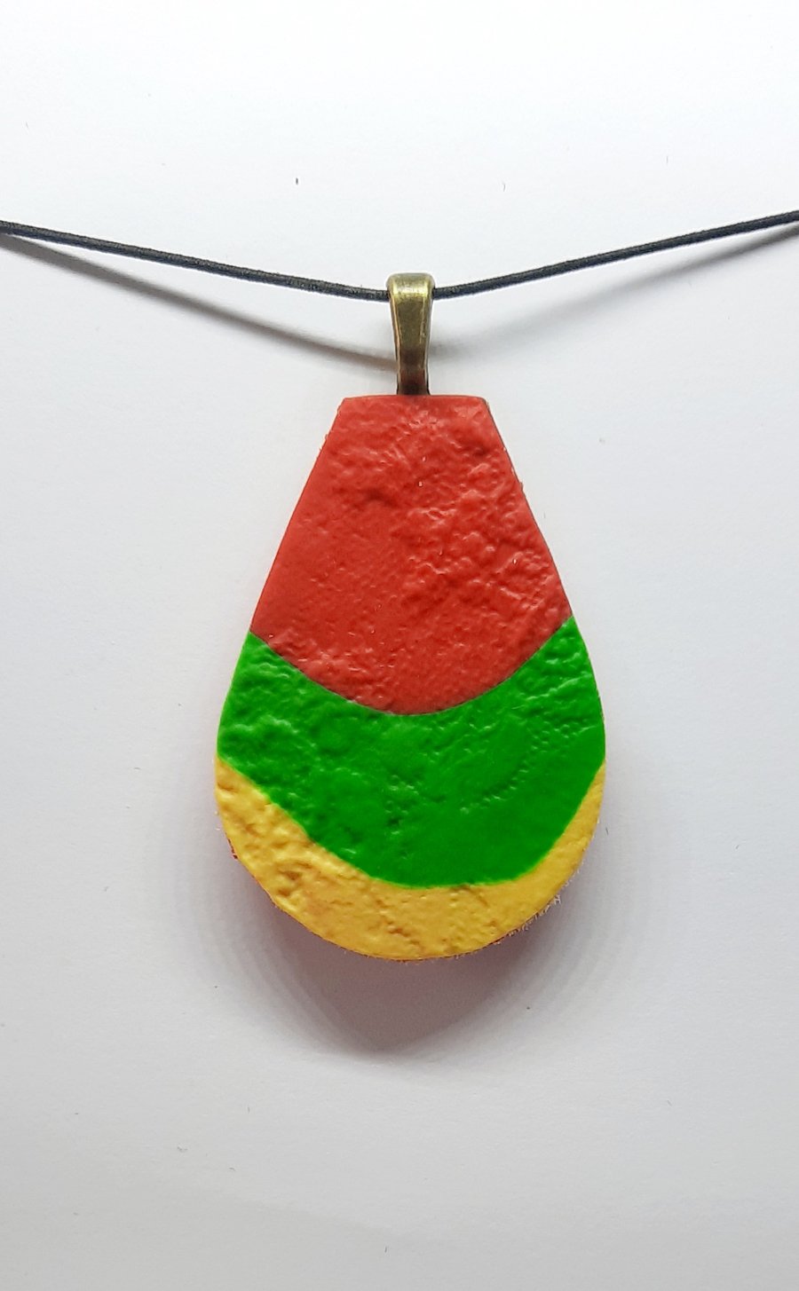 Patterned pendant 