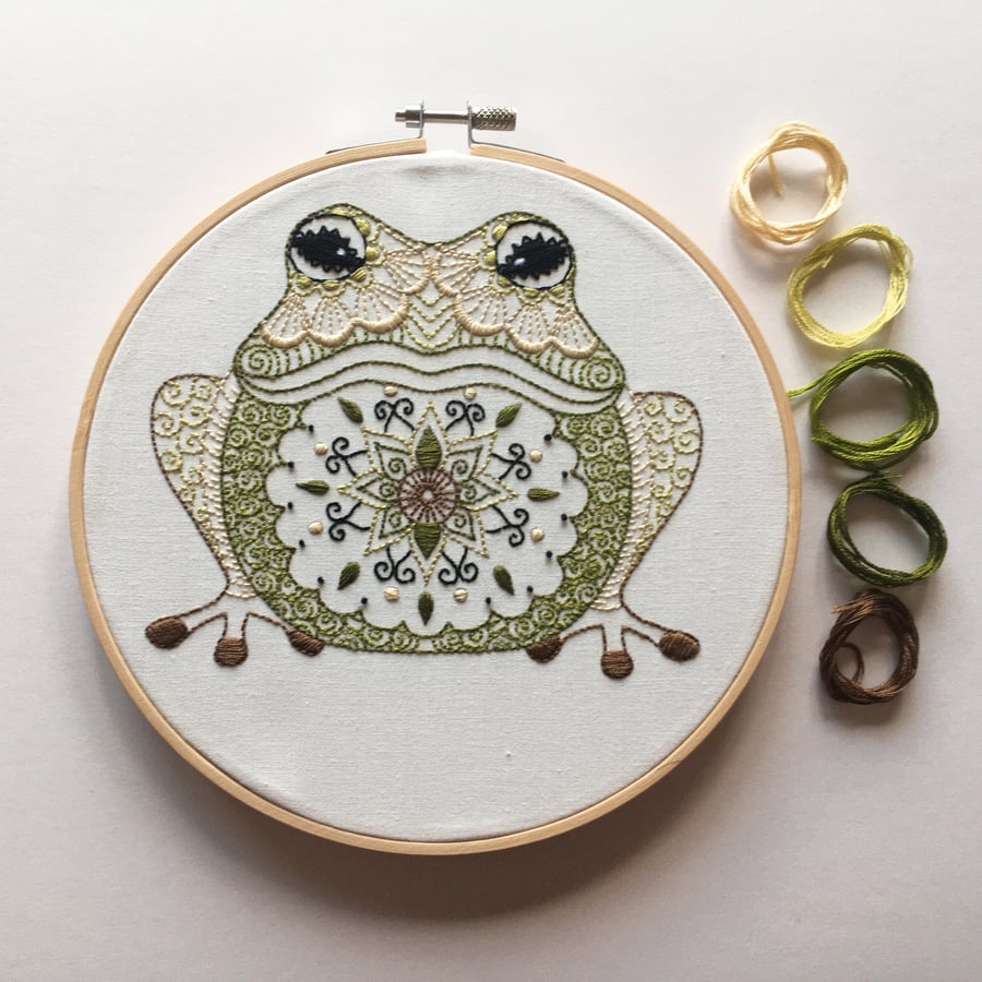 Embroidery Kit - Frog Embroidery Kit, Hand Embroidery