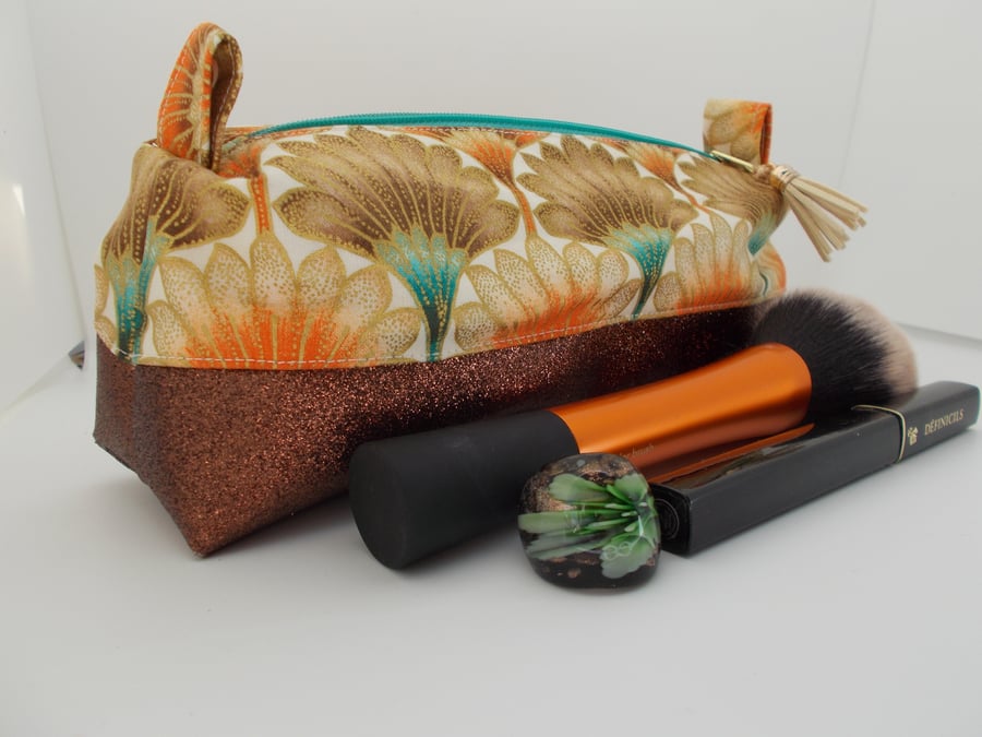  Make up bag