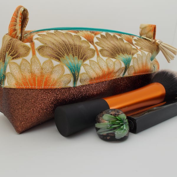  Make up bag