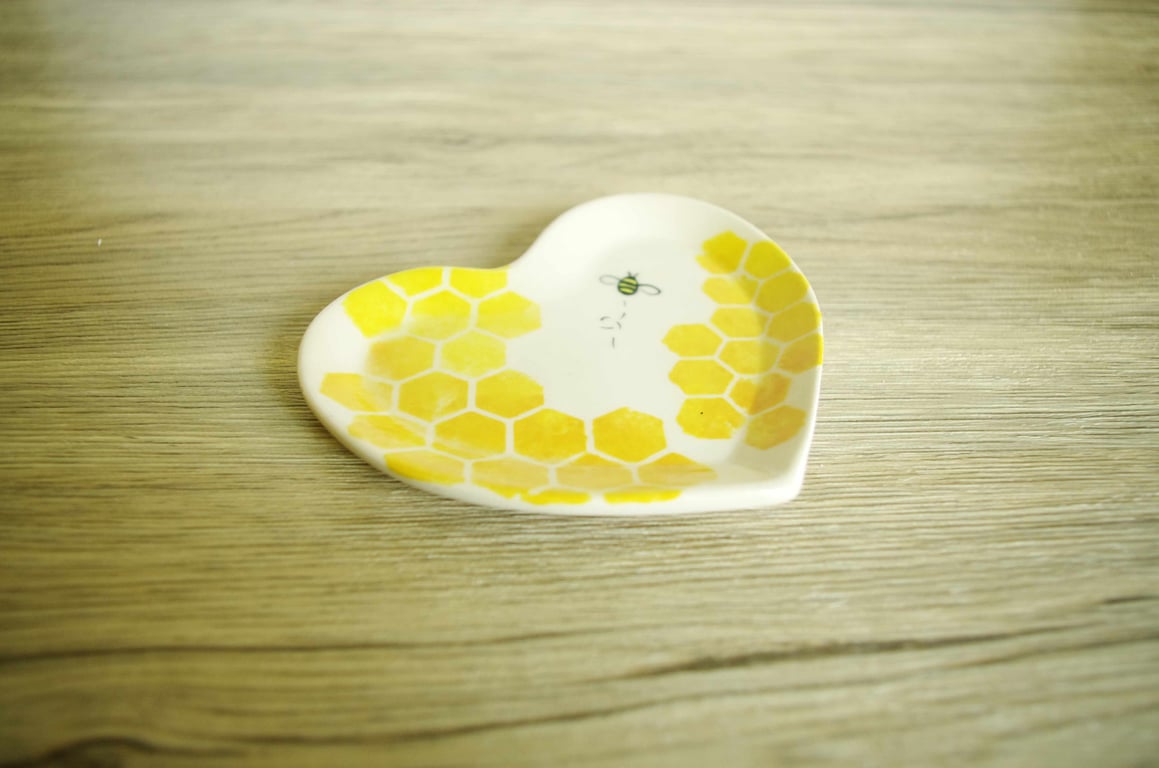 Small Heart Dish - Honeycomb and Bee