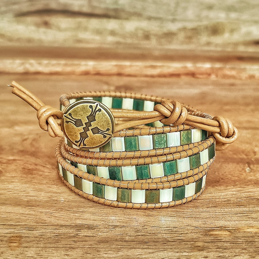 Leather wrap bracelet - Ivory and Green 