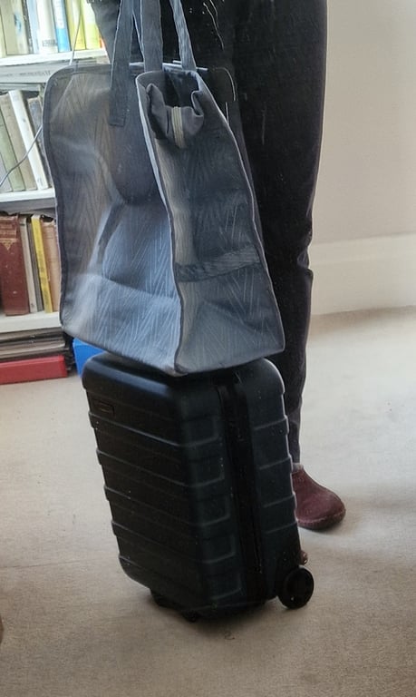 The perfect zipped holdall for extra luggage, shopping bag or overnight bag