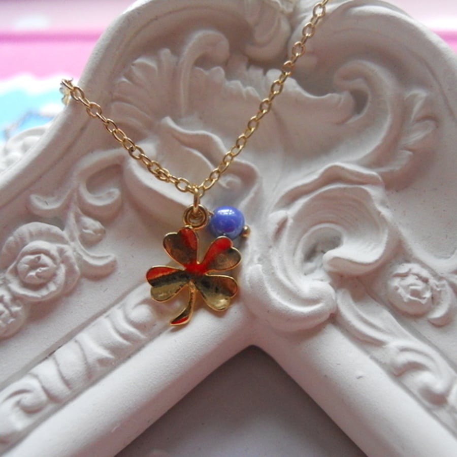 ♥ Gold clover necklace