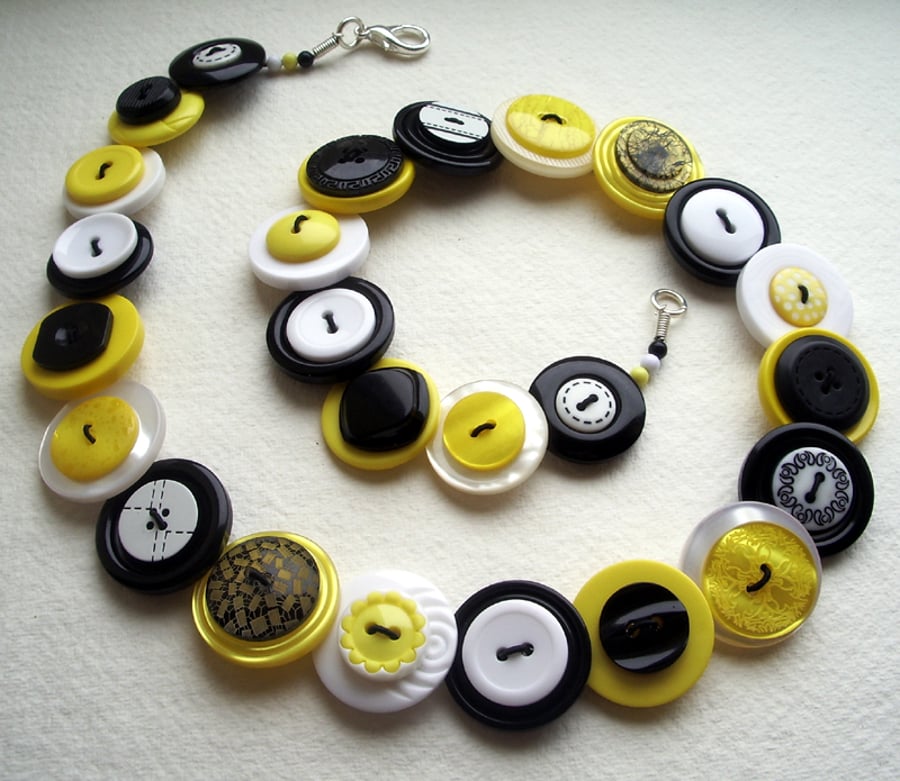  Yellow, black and white button necklace - Free UK Shipping 
