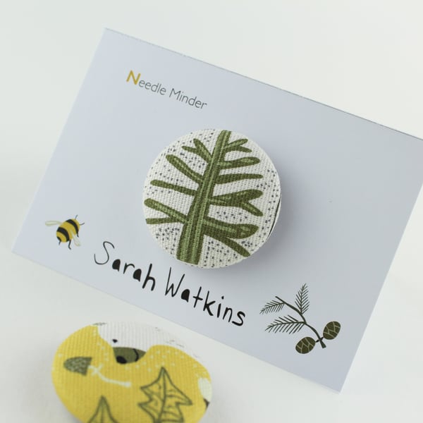 Large Tree Magnetic Pin & Needle Holder