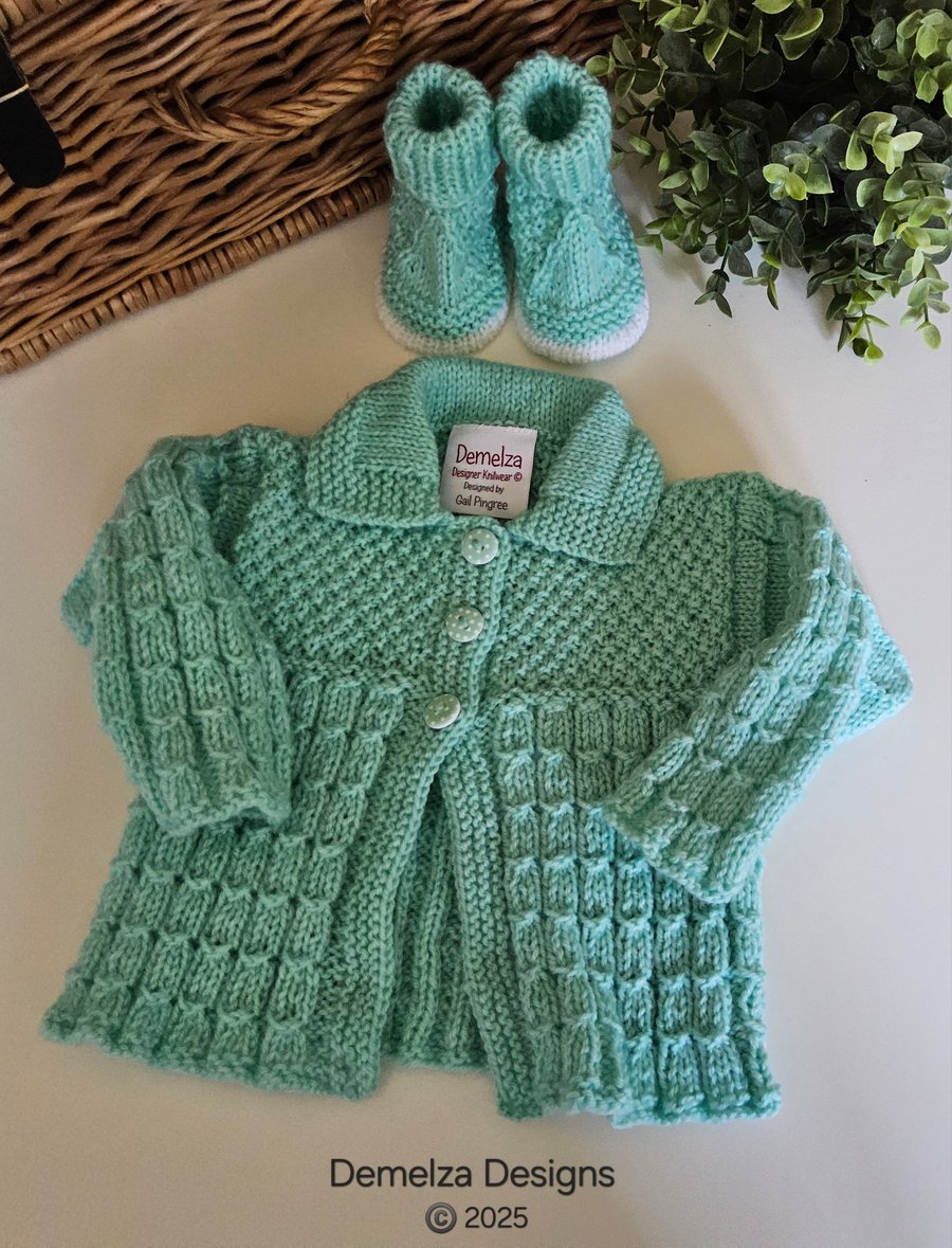 Designer Hand Knitted Cardigan & Booties Set 0-3 months size