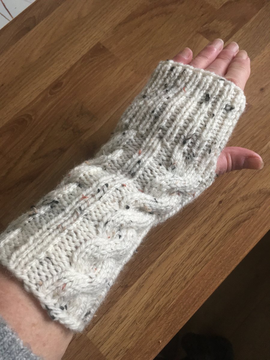 HAND KNITTED WRIST WARMERS