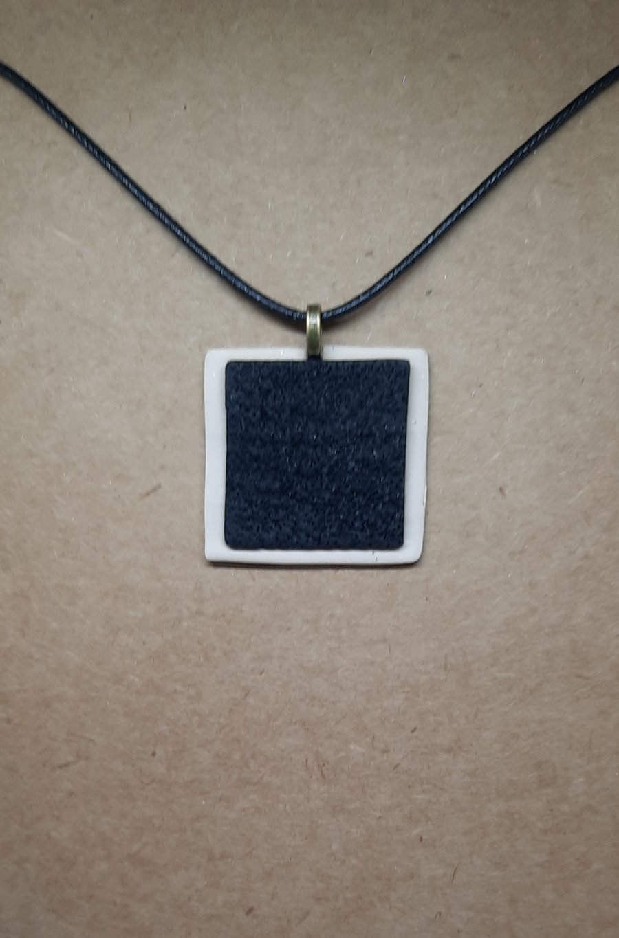 Monochrome pendant necklace 