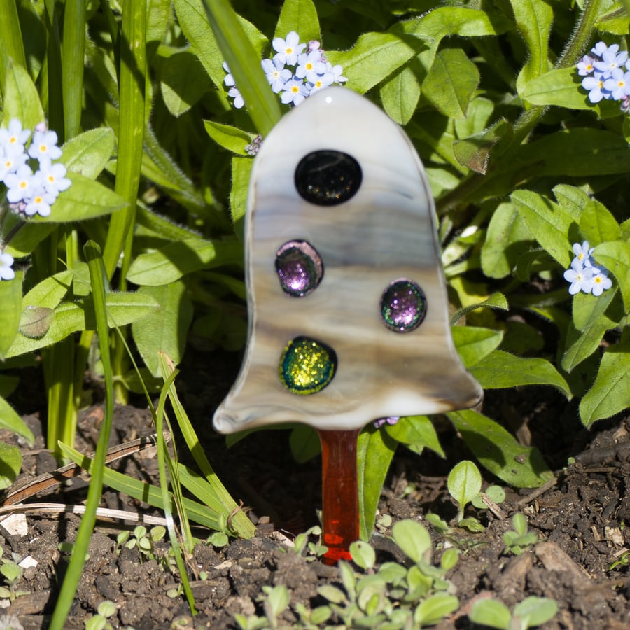 Pot Toadstool - Streaky Cream and Brown with Dichroic spots - 6119