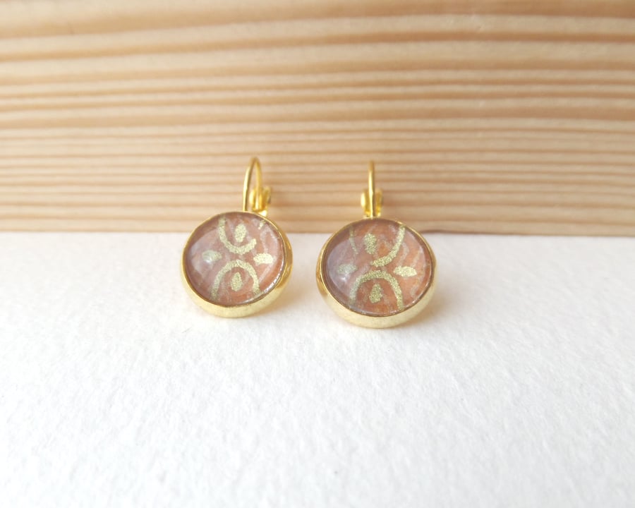 Neutral brown, Earrings yellow Gold Dangle Drop lever back earrings