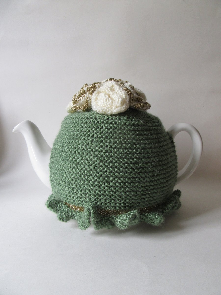 Tea cosie Tea cosy - pine needle green with gold gilded roses