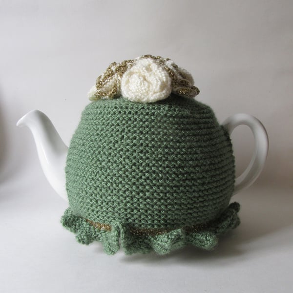 Tea cosie Tea cosy - pine needle green with gold gilded roses