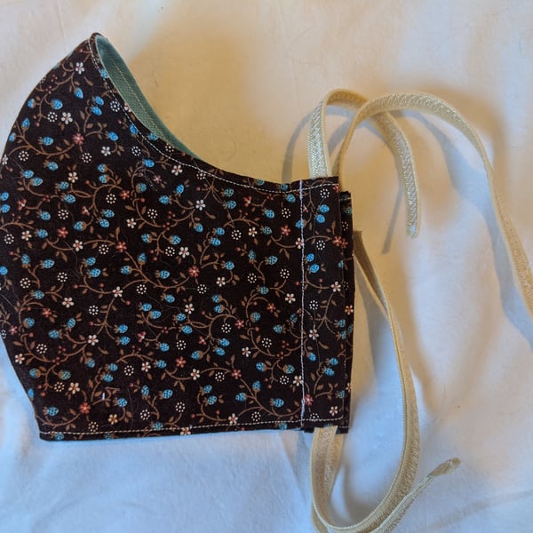 Cotton face mask with bramble print