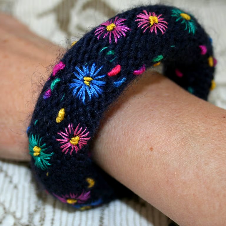 Embroidered Bangle - Bright Daisies on Navy