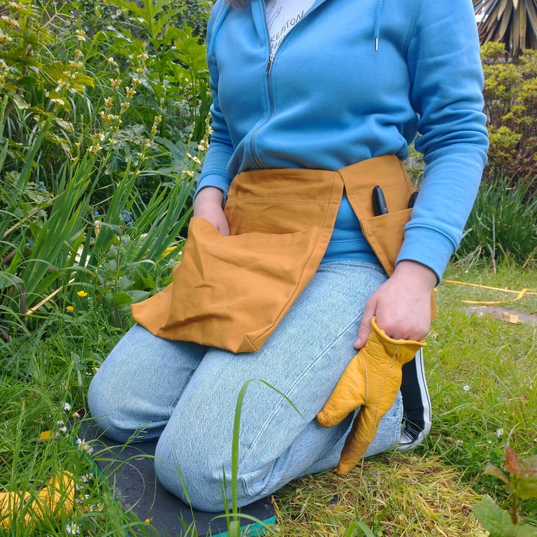 Gardeners Utility Pouch Apron-Tool Belt with Secateurs Pocket. Ochre Canvas