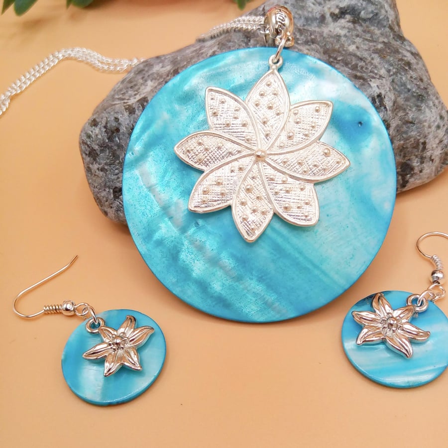 Turquoise Shell Disc and Silver Flower Charm Pendant, Gift for Her, Gift Set