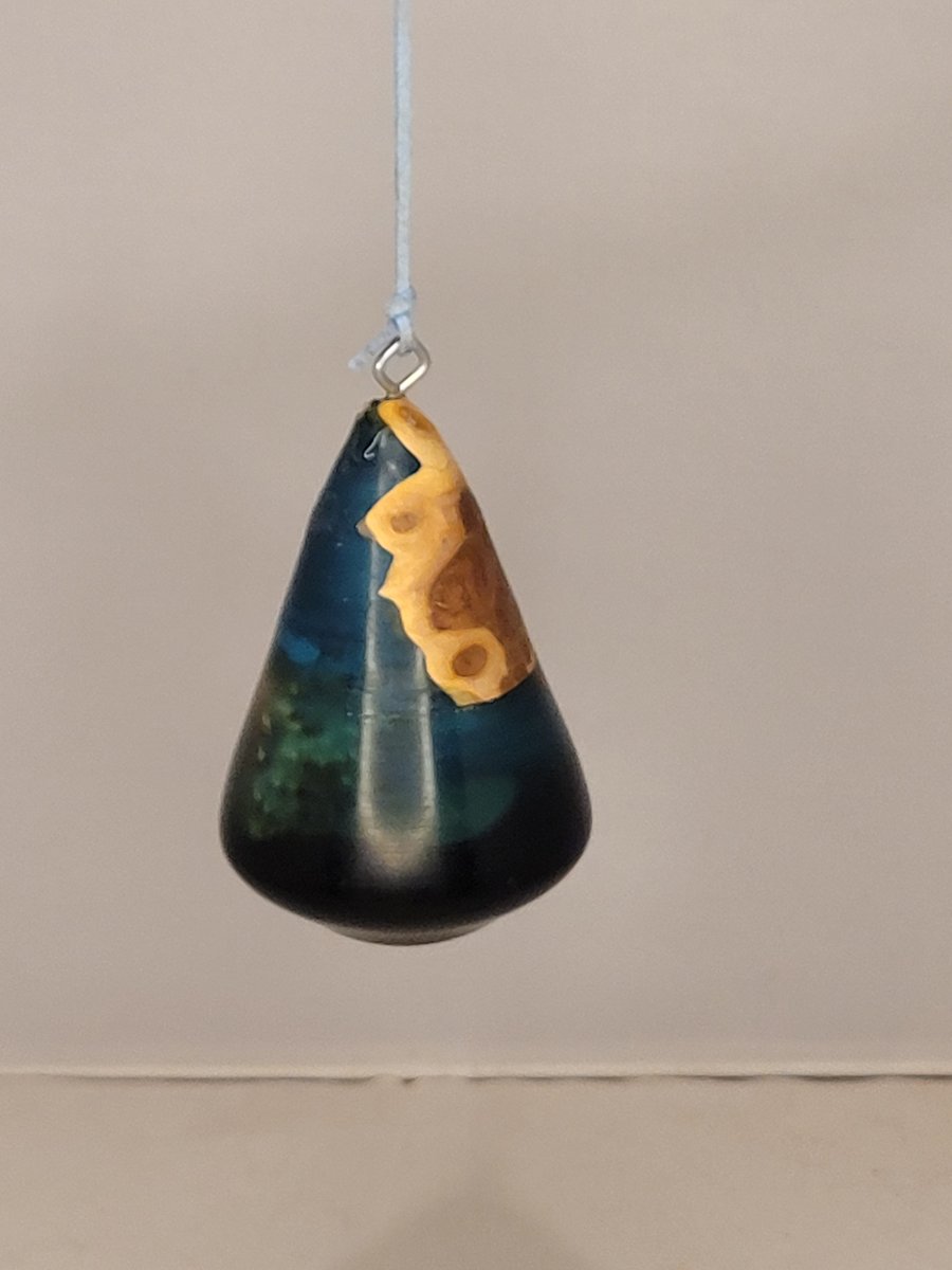Saphire blue resin and wood droplet