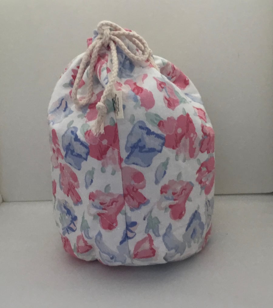 Drawstring toiletries bag