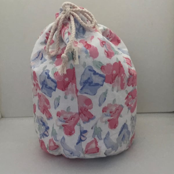 Drawstring toiletries bag
