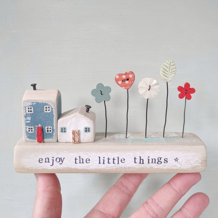 Little Wooden Houses with Clay & Button Garden 'Enjoy the little things'