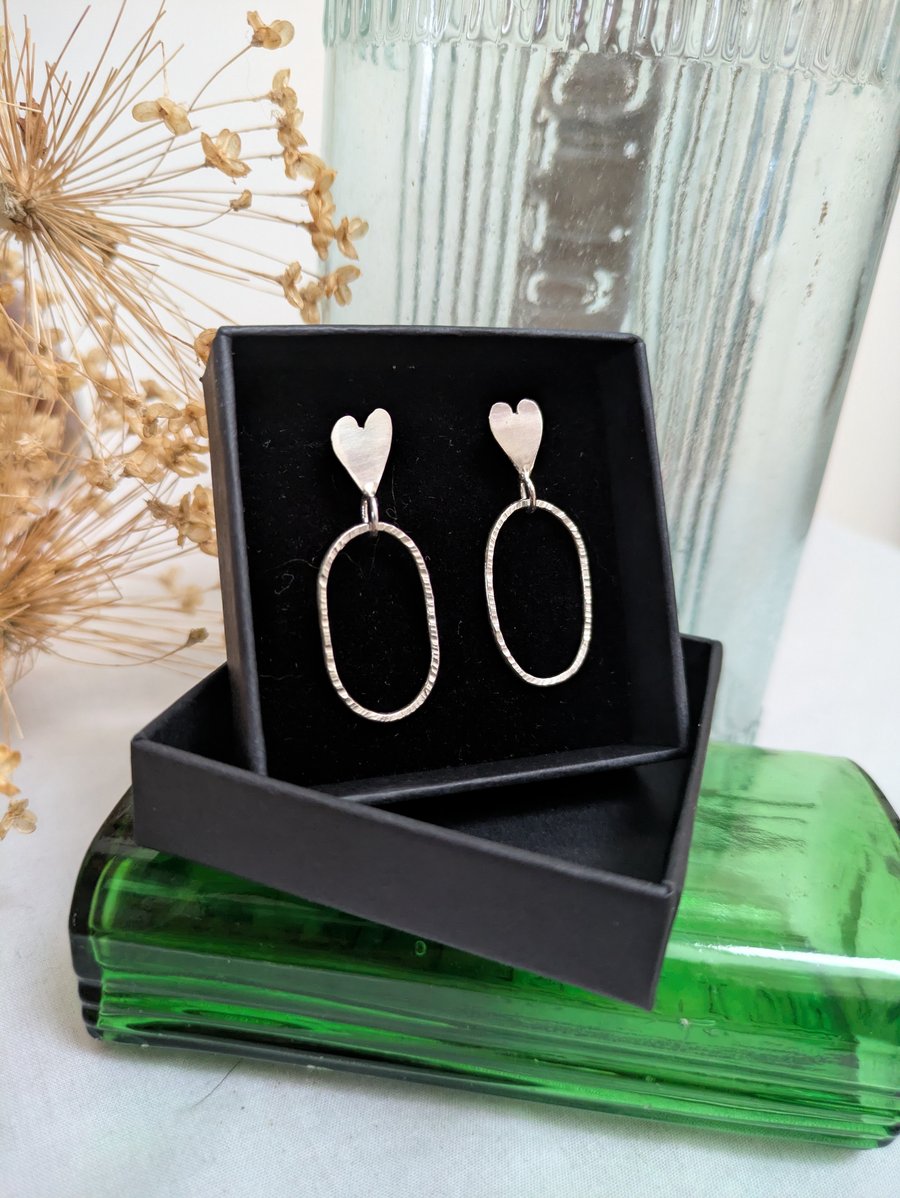 Heart and oval studs 