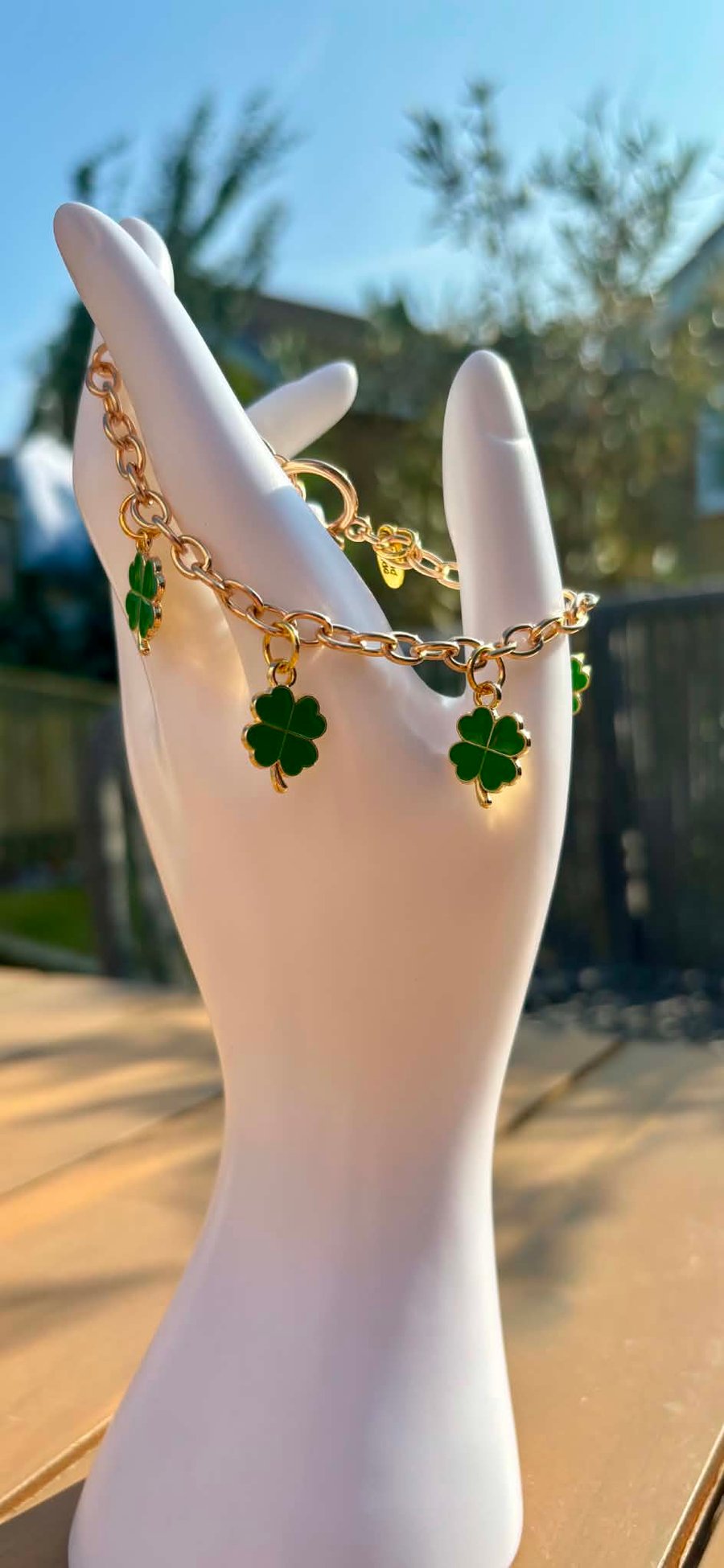 Gold Tone 4 leaf Clover Charm Bracelet 