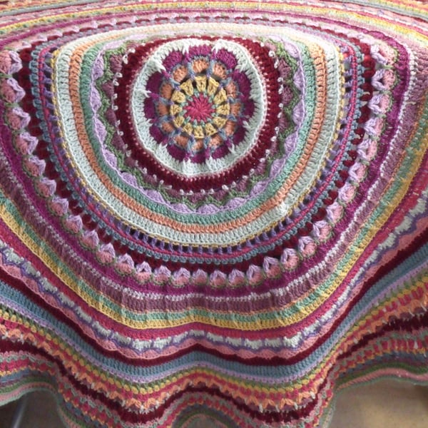 round multi coloured crocheted blanket or throw, 4ft 5 inches
