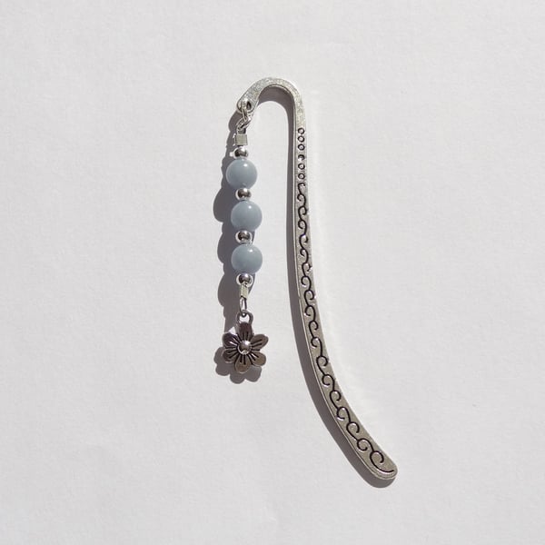 Angelite natural stone beaded bookmark, with daisy charm, in an organza bag