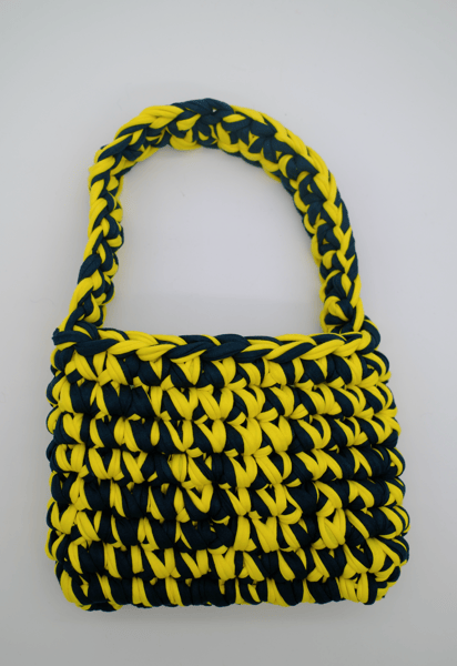 Crocheted shoulder bag 