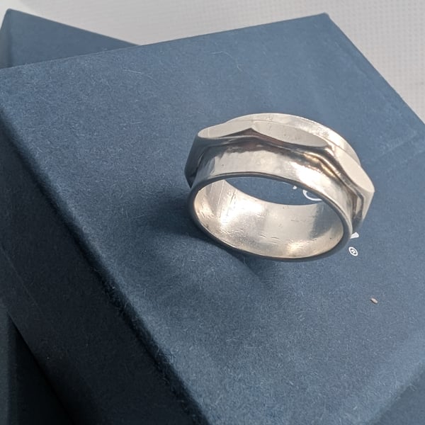 Silver ring, spinner inner ring. Wide chunky in a small size J