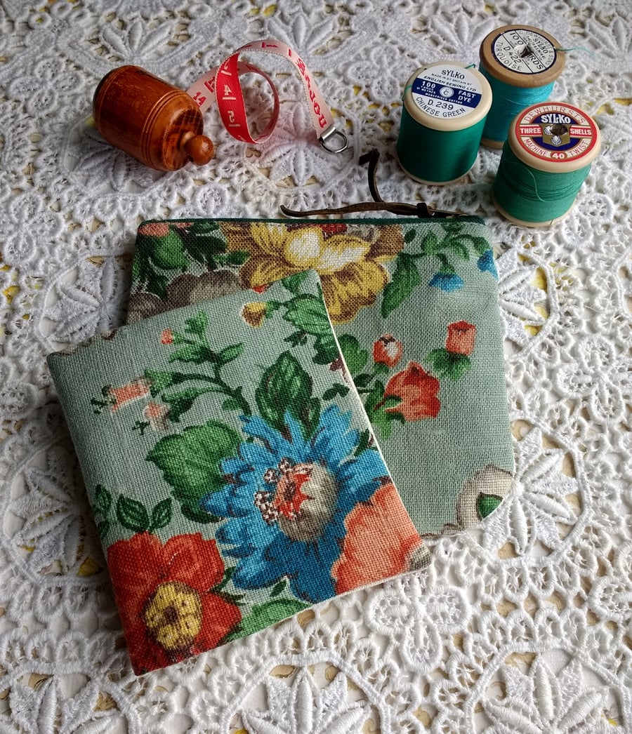 Small sized notions pouch and needlecase set