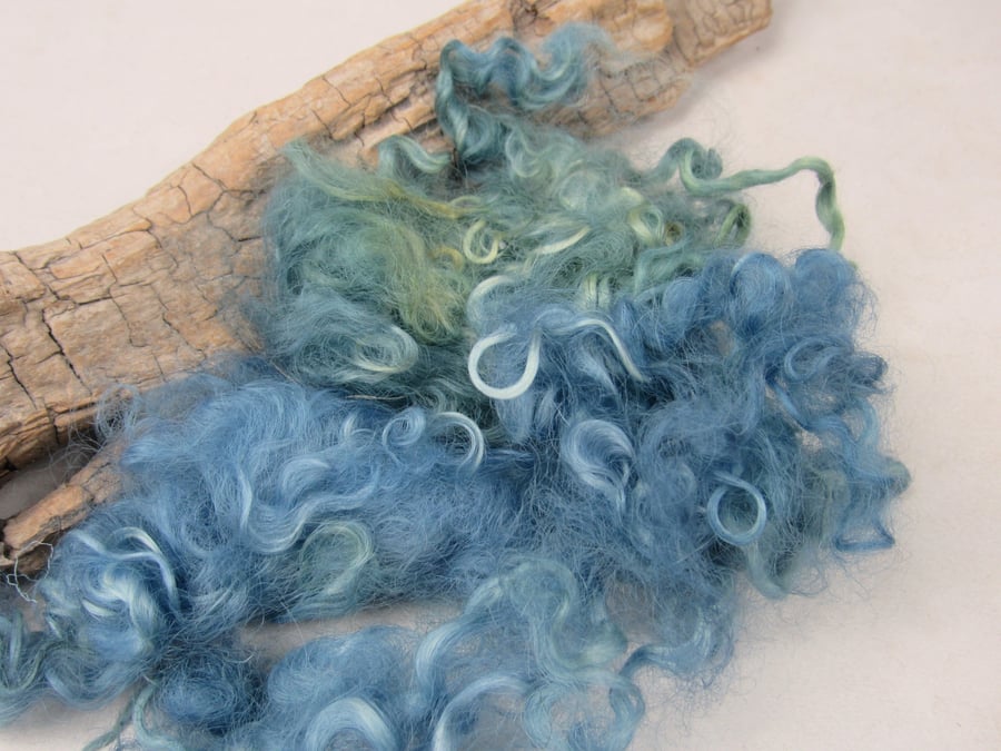 10g Naturally Dyed Blue-Green Masham Felting Wool