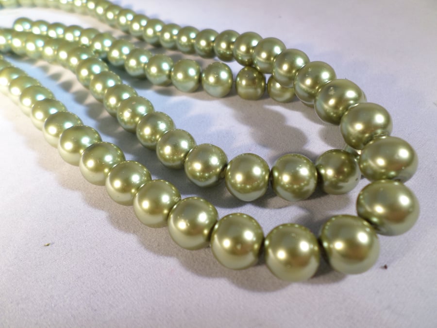 30 x Glass Pearl Beads - Round - 10mm - Olive Green 
