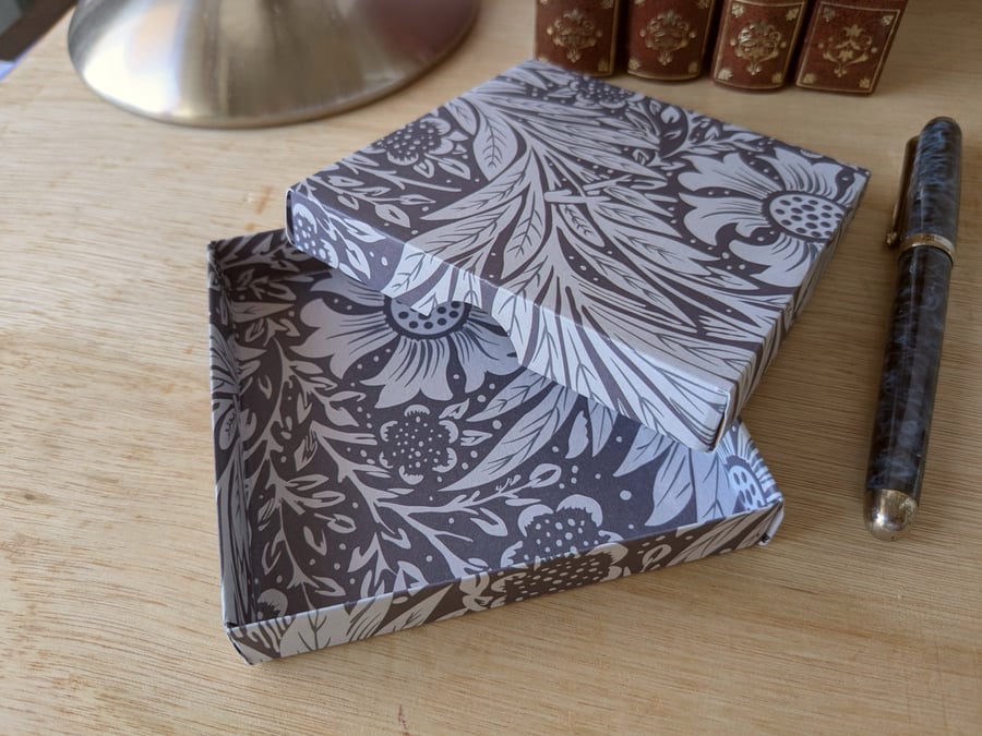Imagined Vines 'Night Blooms' - A handmade, ultra-thin gift box (Code:FBIVNB)