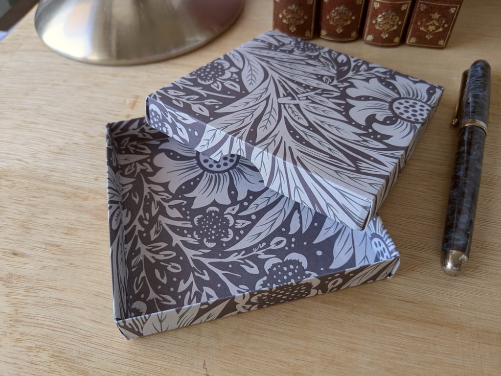 Imagined Vines 'Night Blooms' - A handmade, ultra-thin gift box (Code:FBIVNB)