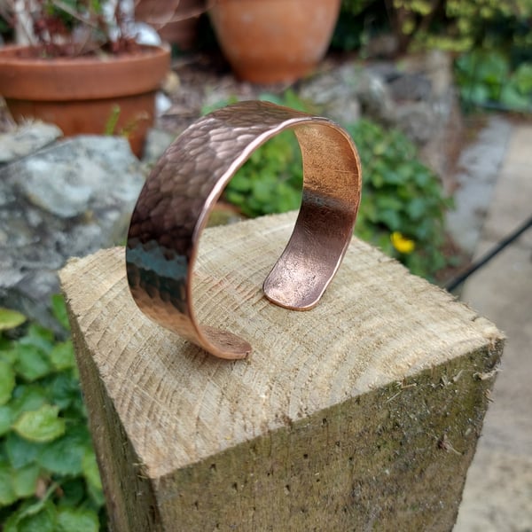 Handcrafted Copper bangle with a hammered finish 