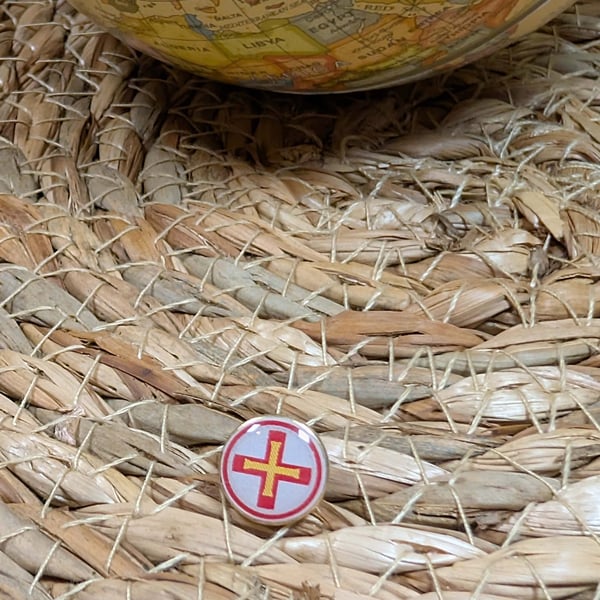 Guernsey Flag Map Pin – Channel Islands Travel Map Push Pin for Wooden Maps