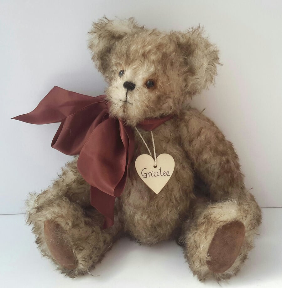 One of a kind Traditional Artist Bear by Bearlescent, Collectable Mohair Bear