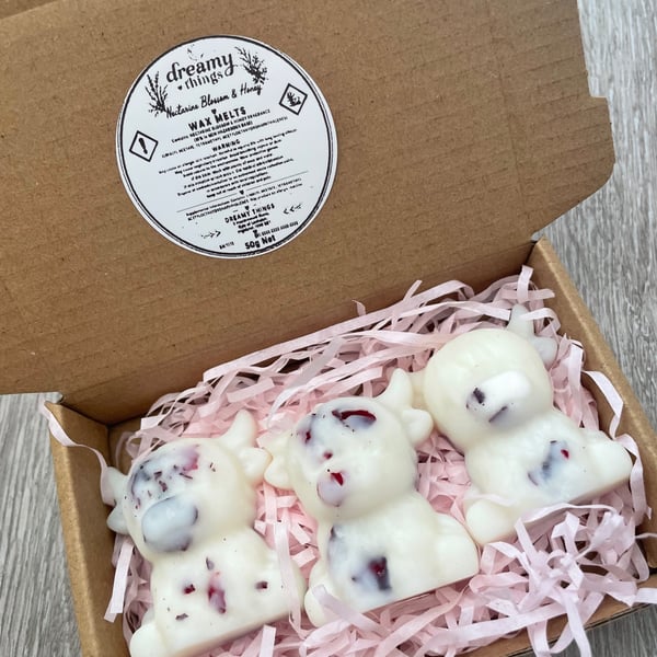 Nectarine blossom and honey highland cow wax melts